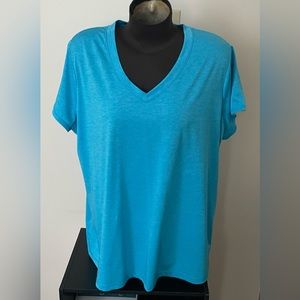 NWOT - Women’s Size 2X(20W-22W) Xersion Short Sleeve V-Neck Active Tee - Pink